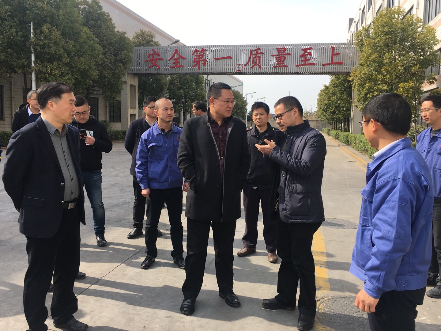 全国两会期间通州区副区长陈伟平带队考察我企业安全生产
